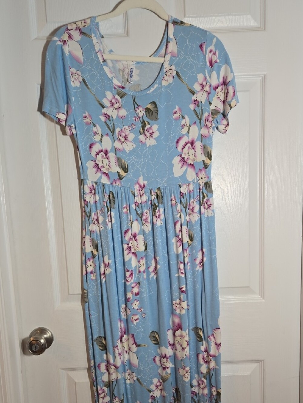 Viishow Light Blue Floral Maxi Dress with Short Sleeves Size Large - Picture 3 of 9